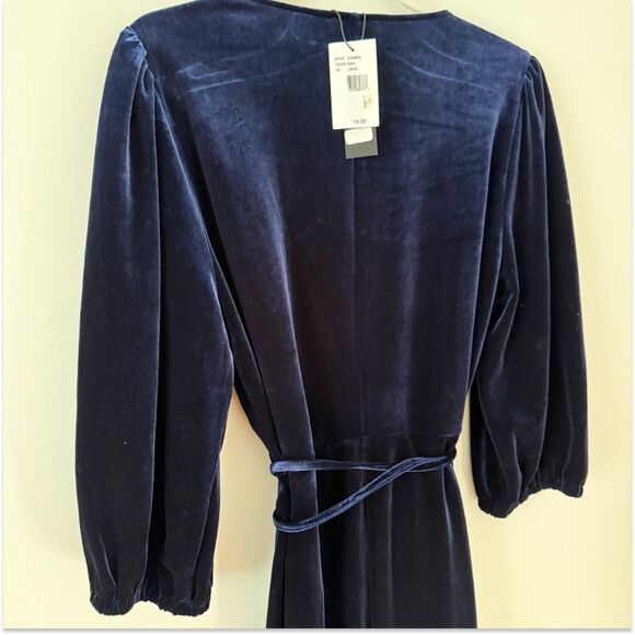NWT Lucy Paris Blue Velvet Wrap Dress – Size Large, Very Flattering, Midi Skirt - Picture 6 of 7
